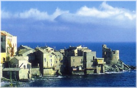 La tour est en ruines