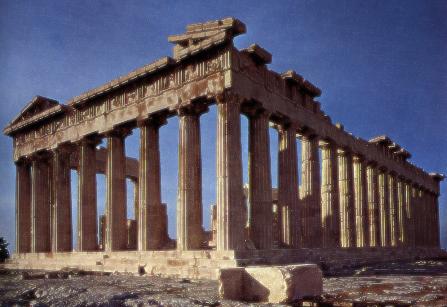 Chef-d'oeuvre de l'architecture grecque, le Parthnon a t construit de 447  438 av. J.C. et abritait une norme statue chryslphantine (en or et en ivoire) d'Athna, recouverte d'une robe tisse par des jeunes filles de la cit